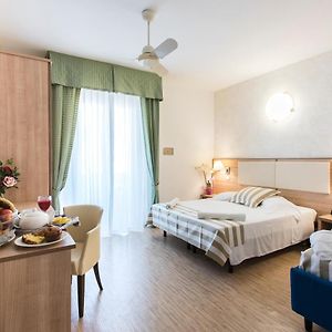 Triple Room Sea View